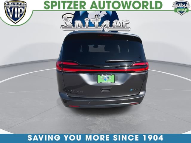 Used 2023 Chrysler Pacifica Touring-L w/ S Appearance Package image 8