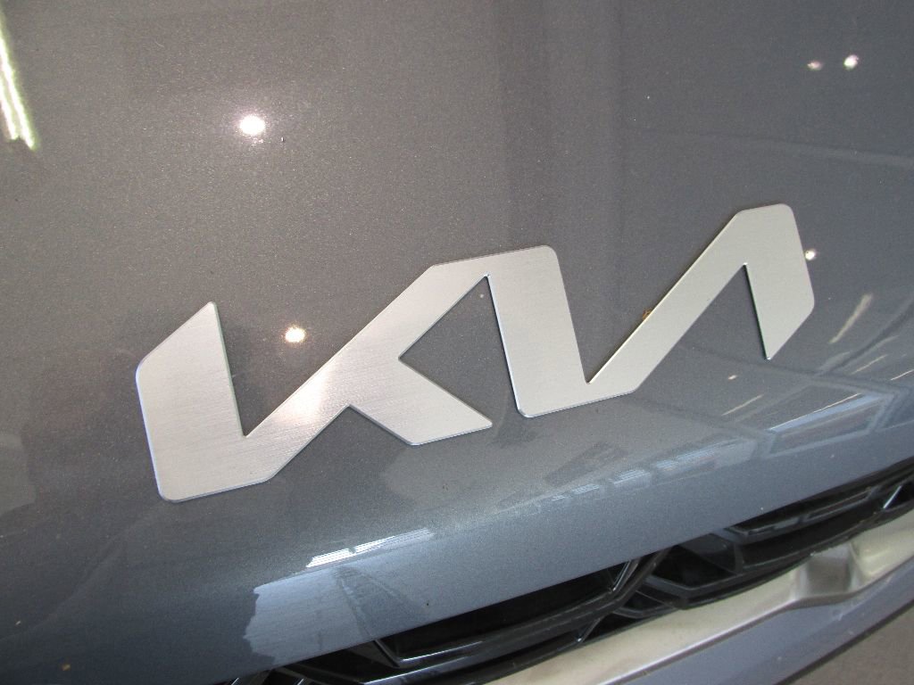 Used 2025 Kia Sorento S image 9