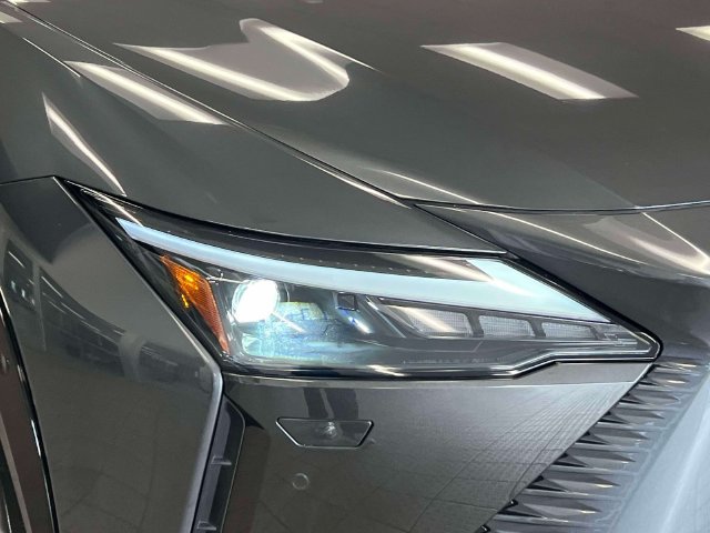 Certified 2023 Lexus RZ 450e Premium w/ Technology Package AWD/4WD image 11