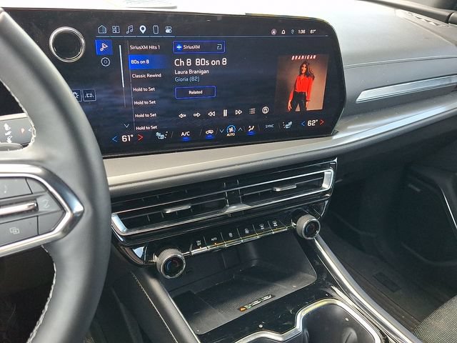 Used 2024 Chevrolet Traverse LT w/ Enhanced Driving Package AWD/4WD image 19