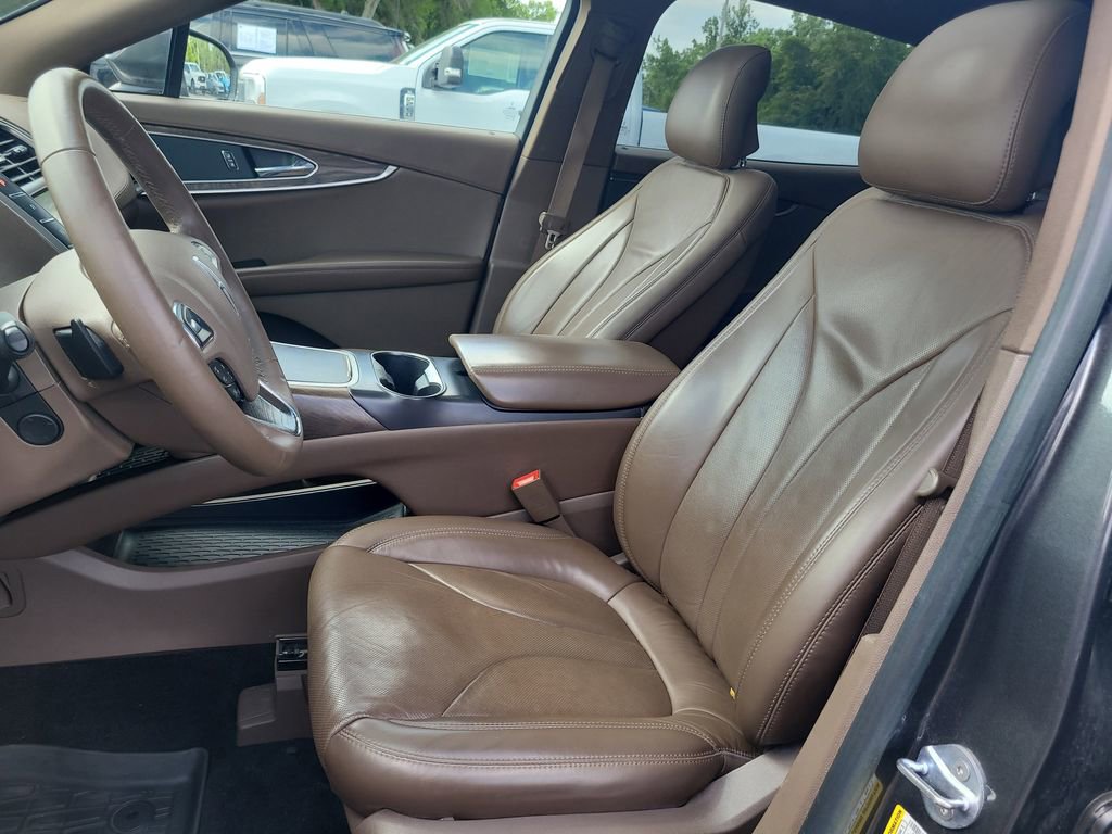 Used 2018 Lincoln MKX Reserve w/ Driver Assistance Package image 18