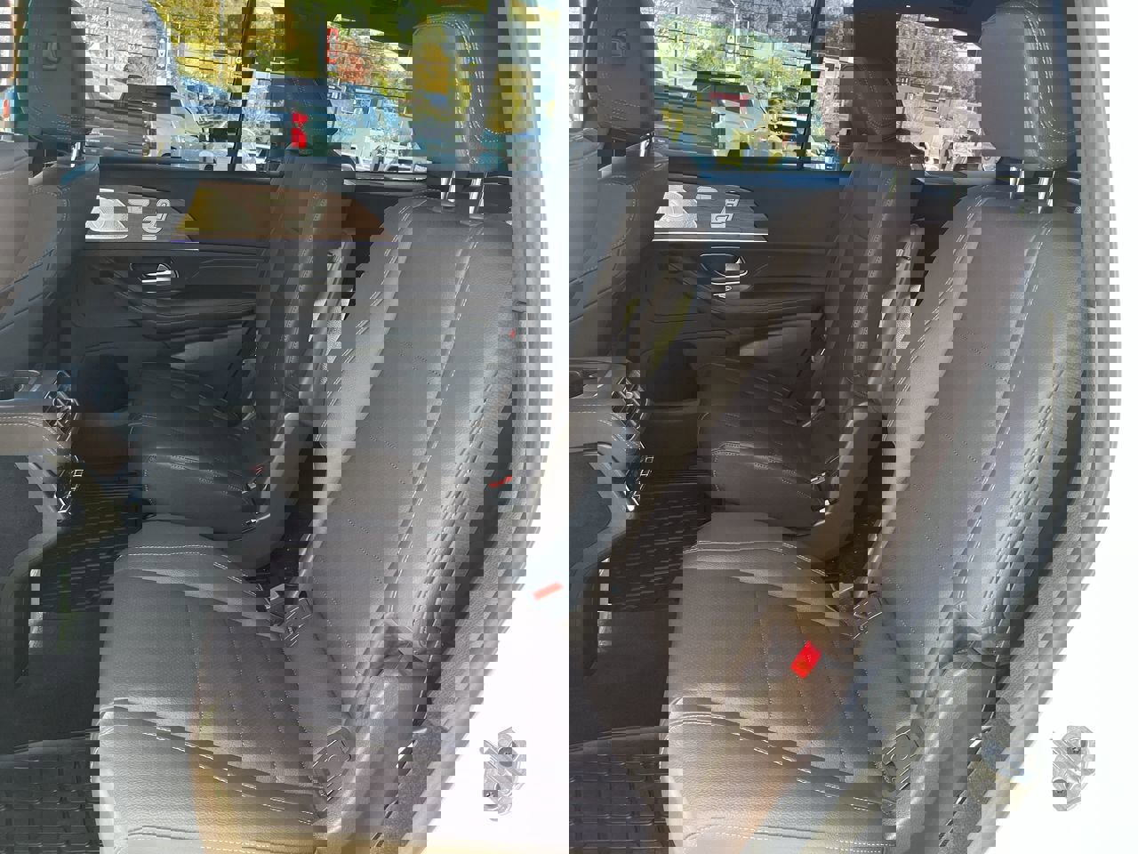 Used 2023 Mercedes-Benz GLS 450 4MATIC image 32