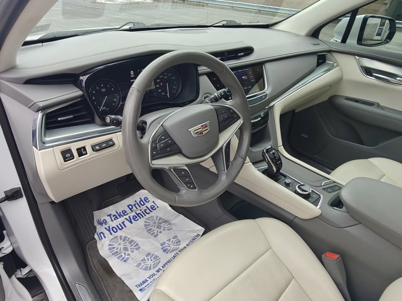 Used 2022 Cadillac XT5 Premium Luxury w/ Technology Package image 12
