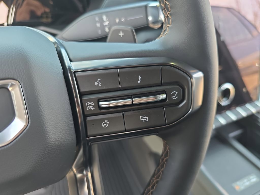 New 2026 GMC Acadia AT4 w/ Luxury Package AWD/4WD image 19