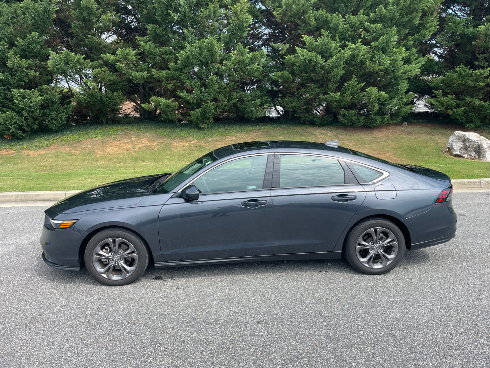 Used 2023 Honda Accord EX image 2