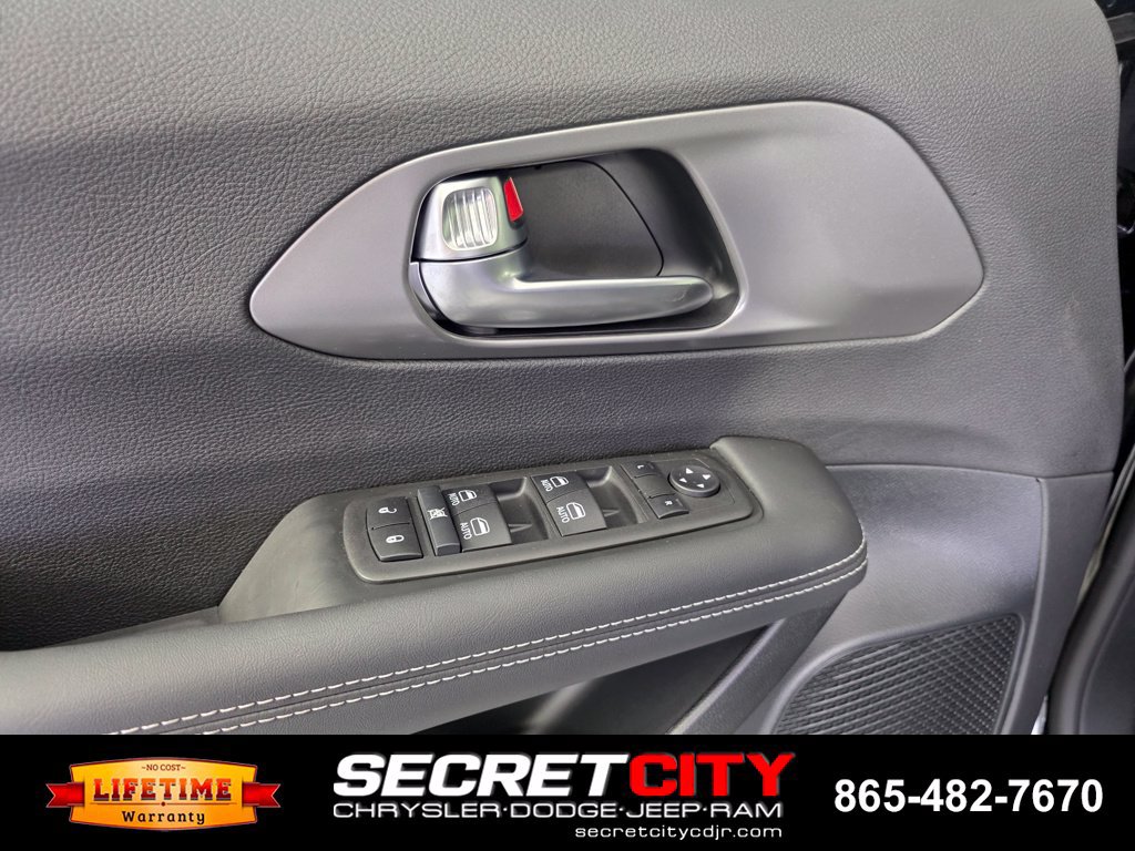 New 2026 Chrysler Voyager LX FWD image 14