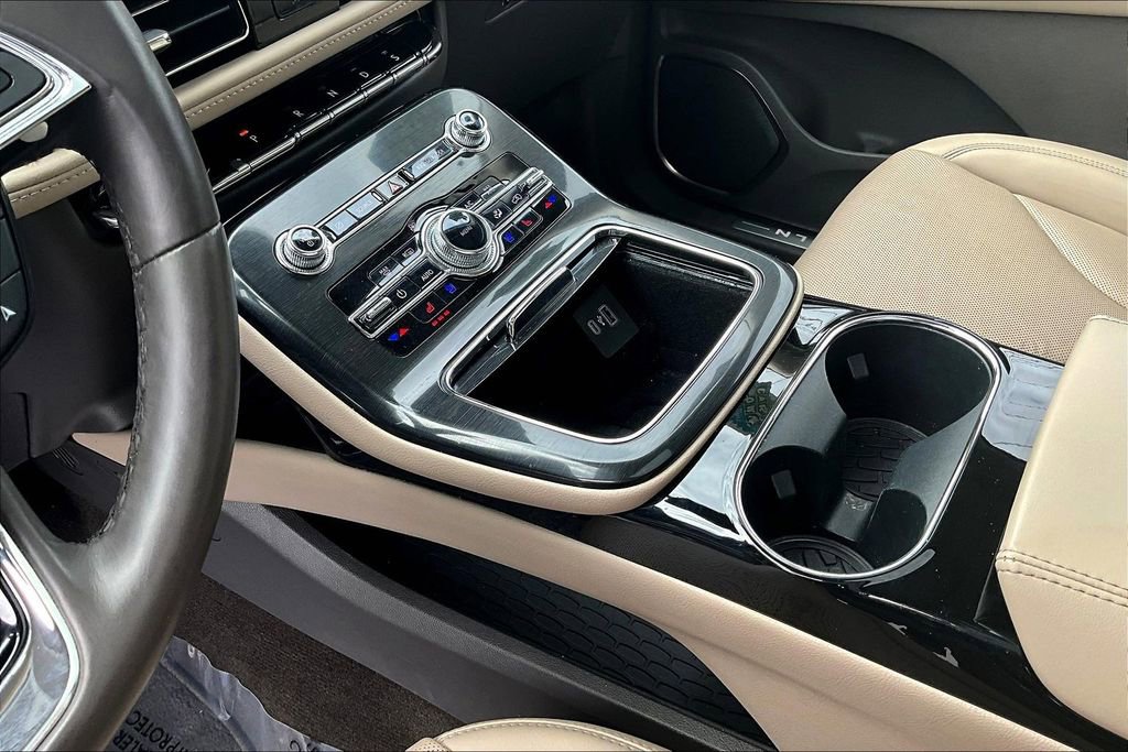 Used 2022 Lincoln Nautilus Reserve image 20