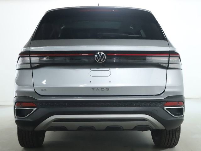 Used 2025 Volkswagen Taos SE FWD image 42