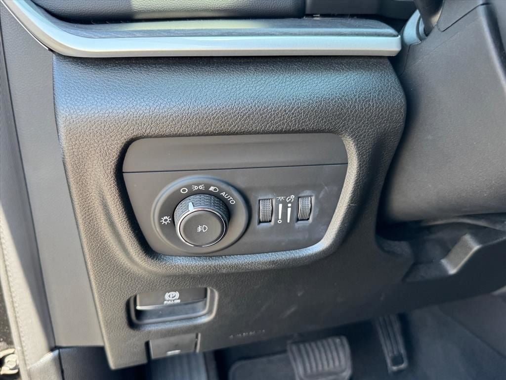 Used 2021 Jeep Grand Cherokee L Limited w/ Trailer Tow Group (B) AWD/4WD image 23