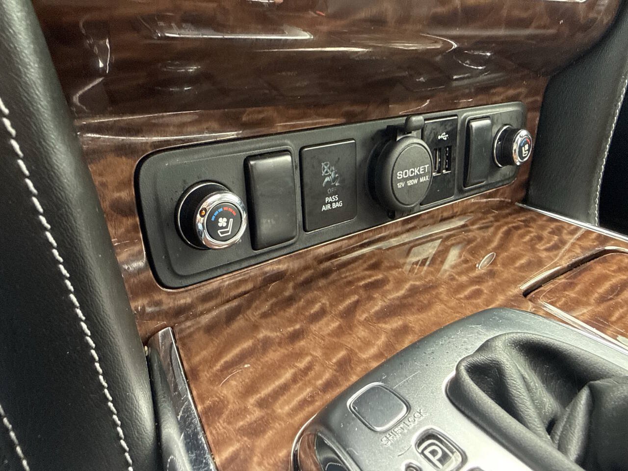 Used 2019 Nissan Armada Platinum w/ Captain's Chairs Package AWD/4WD image 34