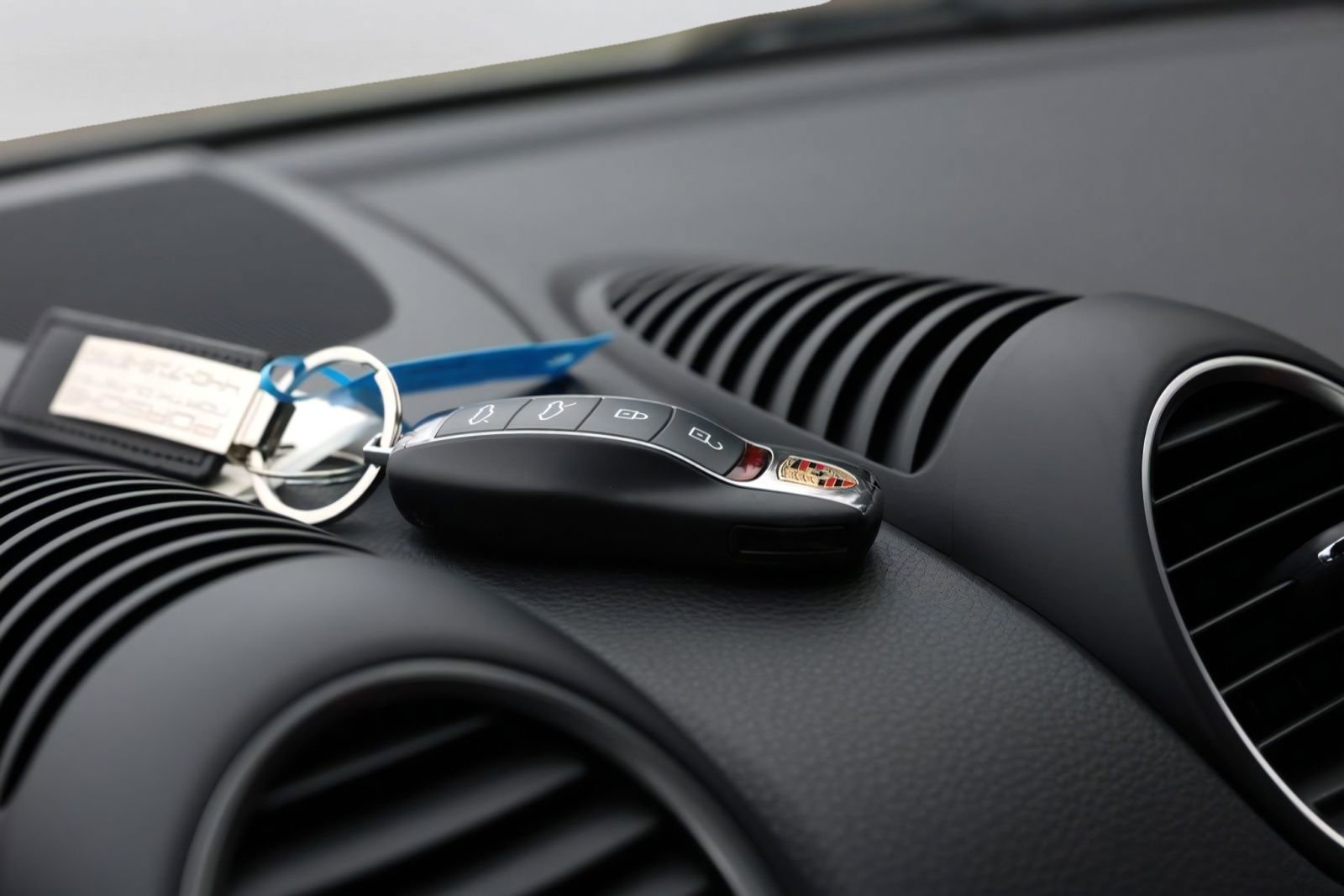 Used 2025 Porsche 718 Cayman RWD image 47