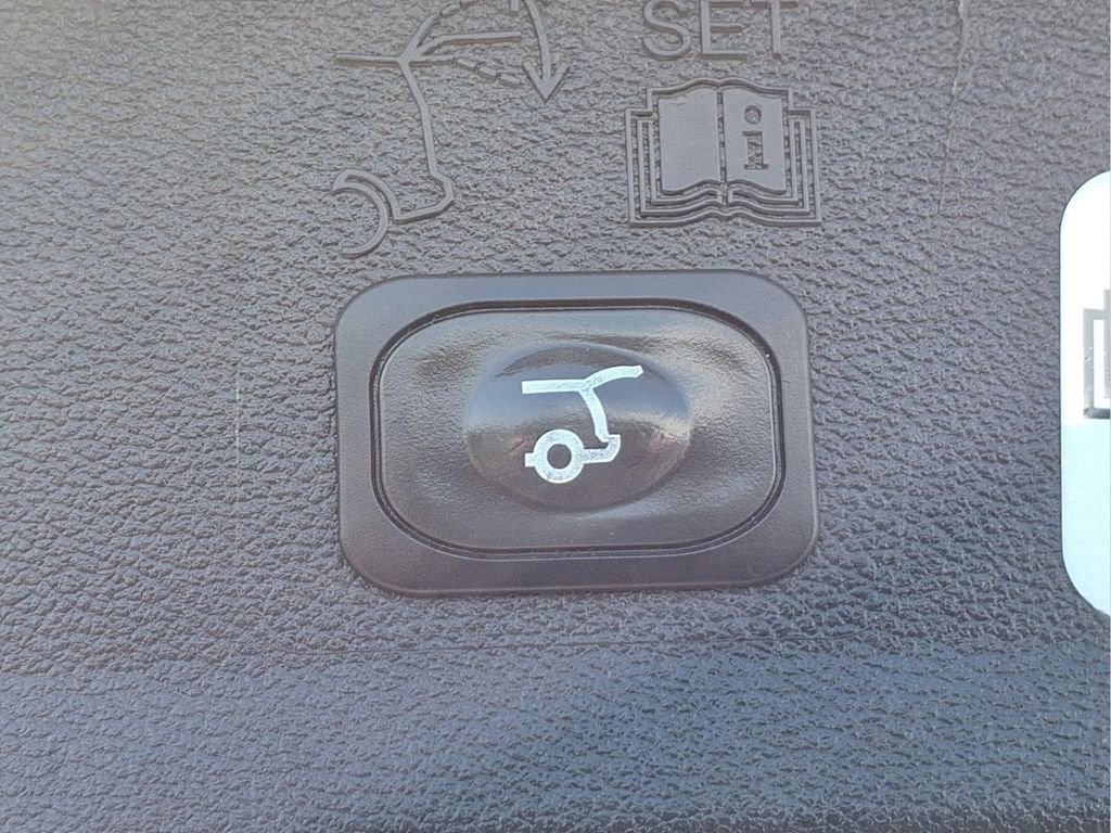 Used 2018 Ford Escape Titanium image 24