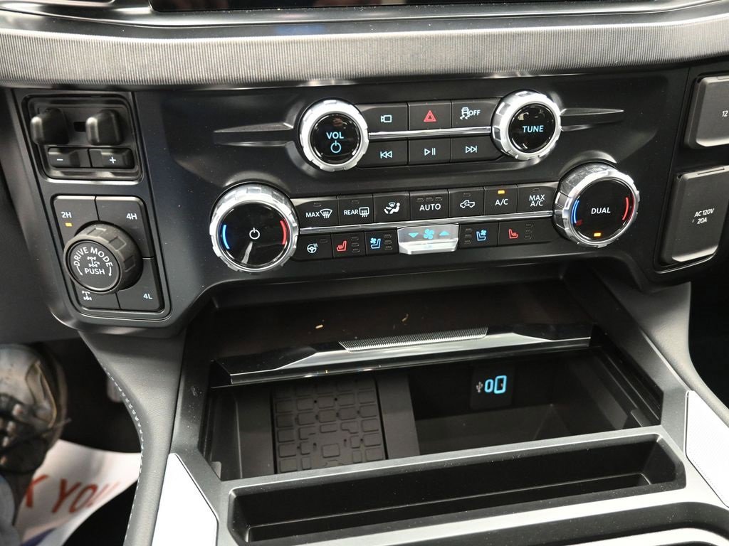 New 2026 Ford F250 Platinum w/ Tremor Off-Road Package image 9