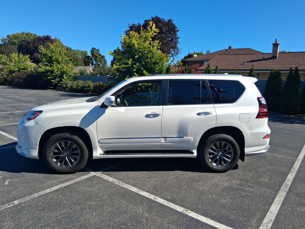 Used 2018 Lexus GX 460 Premium AWD/4WD image 2