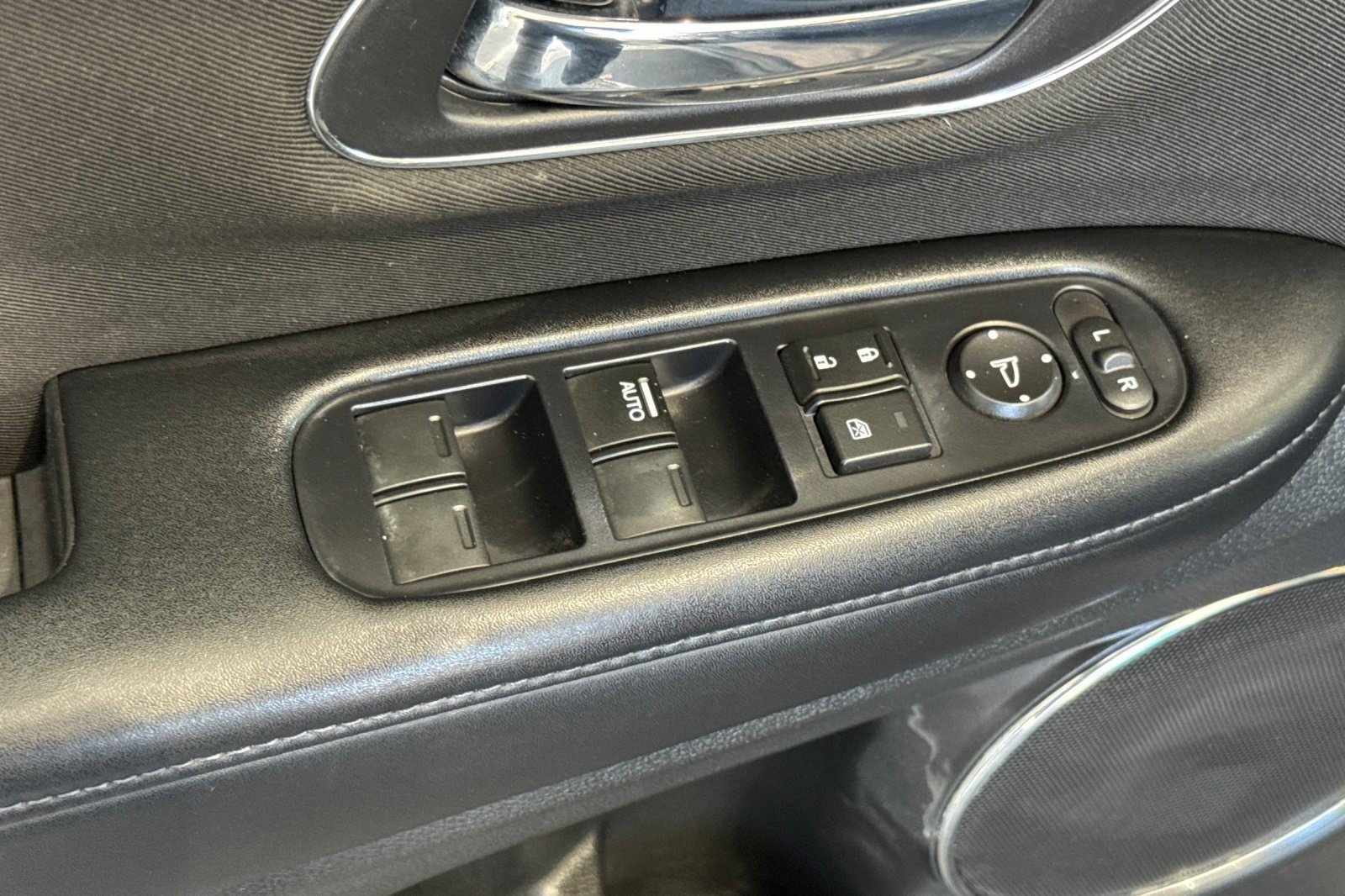 Used 2018 Honda HR-V EX image 13