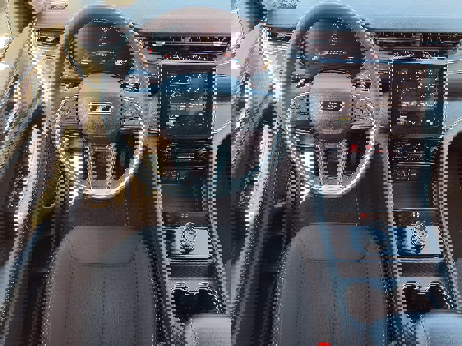 Used 2024 Jeep Grand Cherokee L Laredo w/ Luxury Tech Group I image 6