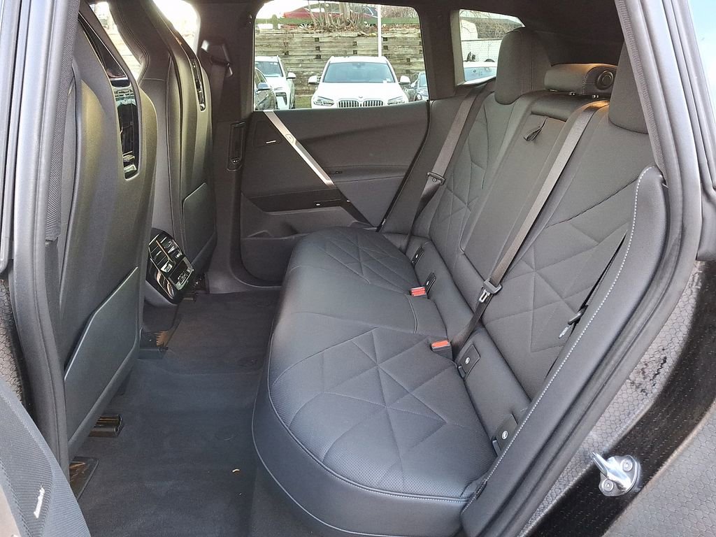 Used 2024 BMW iX xDrive50 w/ Sport Package image 8