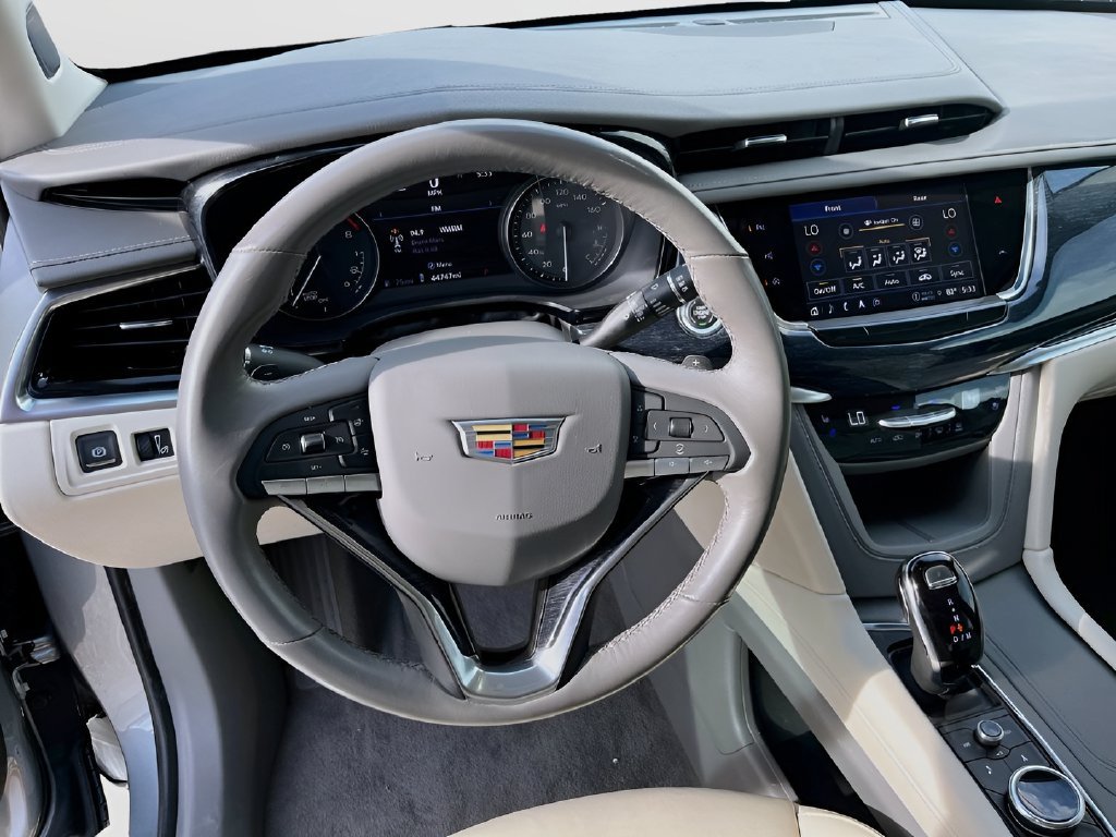 Used 2024 Cadillac XT6 Premium Luxury w/ Technology Package FWD image 11