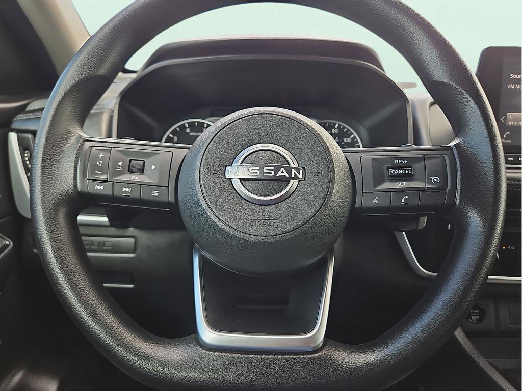 Used 2024 Nissan Rogue S FWD image 19