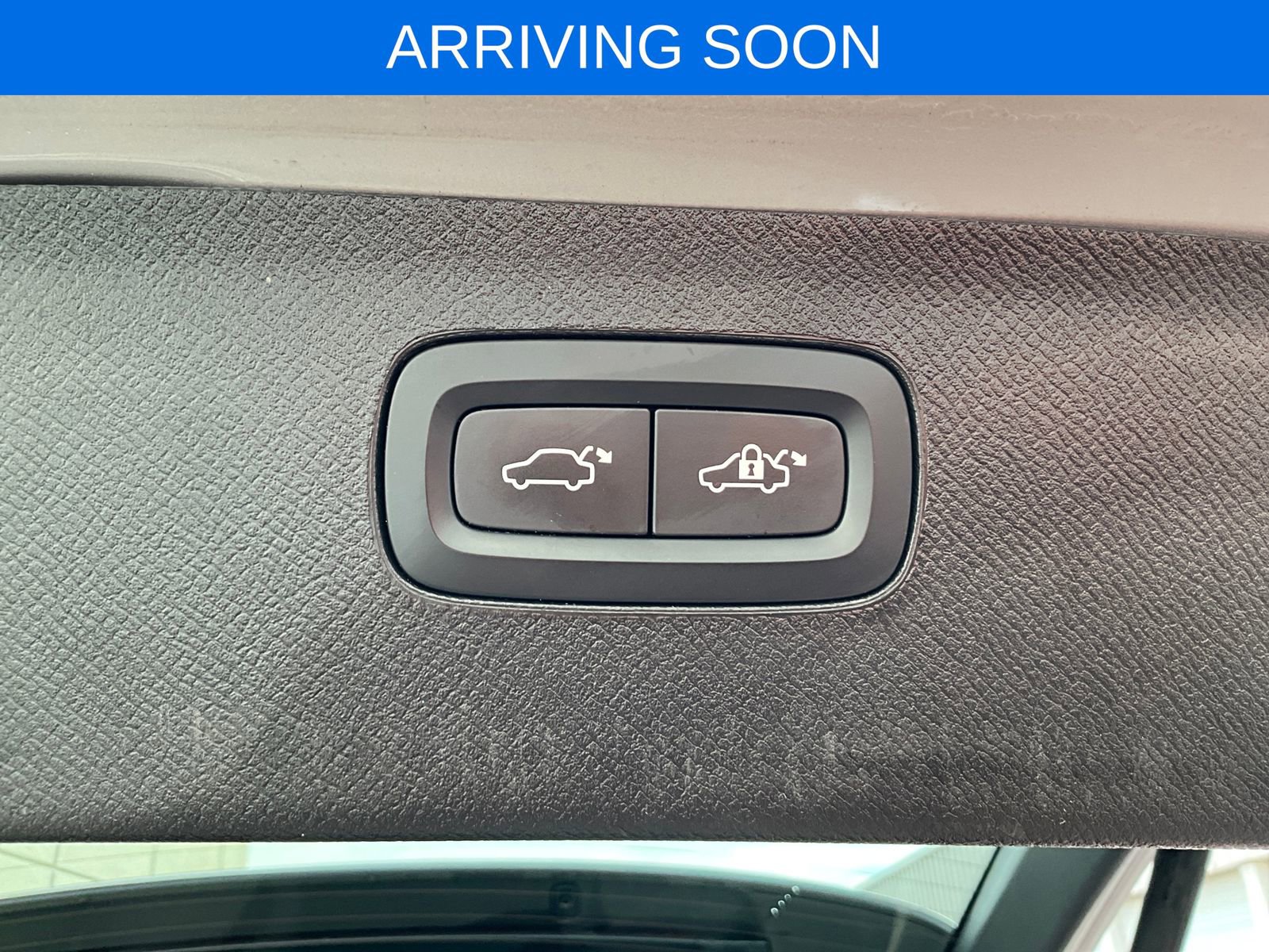 Certified 2022 Volvo XC90 T6 Momentum w/ Advanced Package image 27