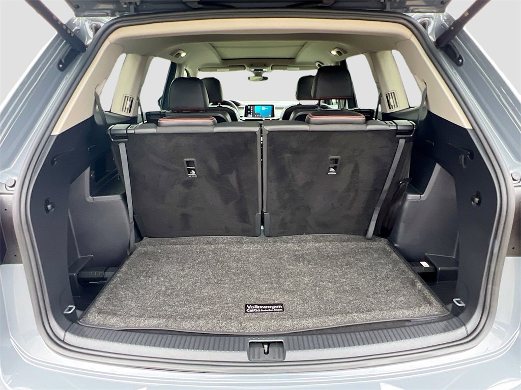 Used 2024 Volkswagen Atlas Peak Edition SE image 25