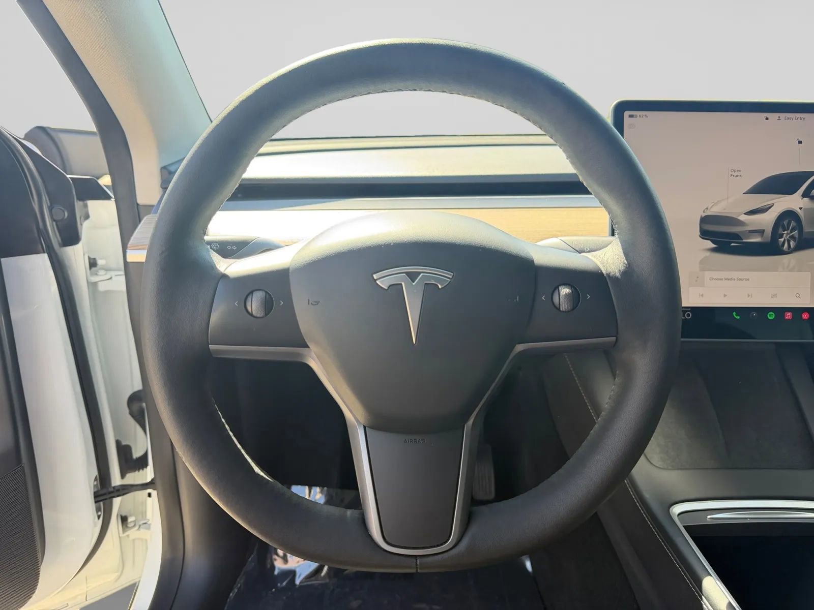 Used 2022 Tesla Model Y Long Range AWD/4WD image 21