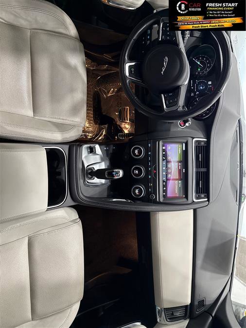 Used 2020 Jaguar E-PACE R-Dynamic S image 34