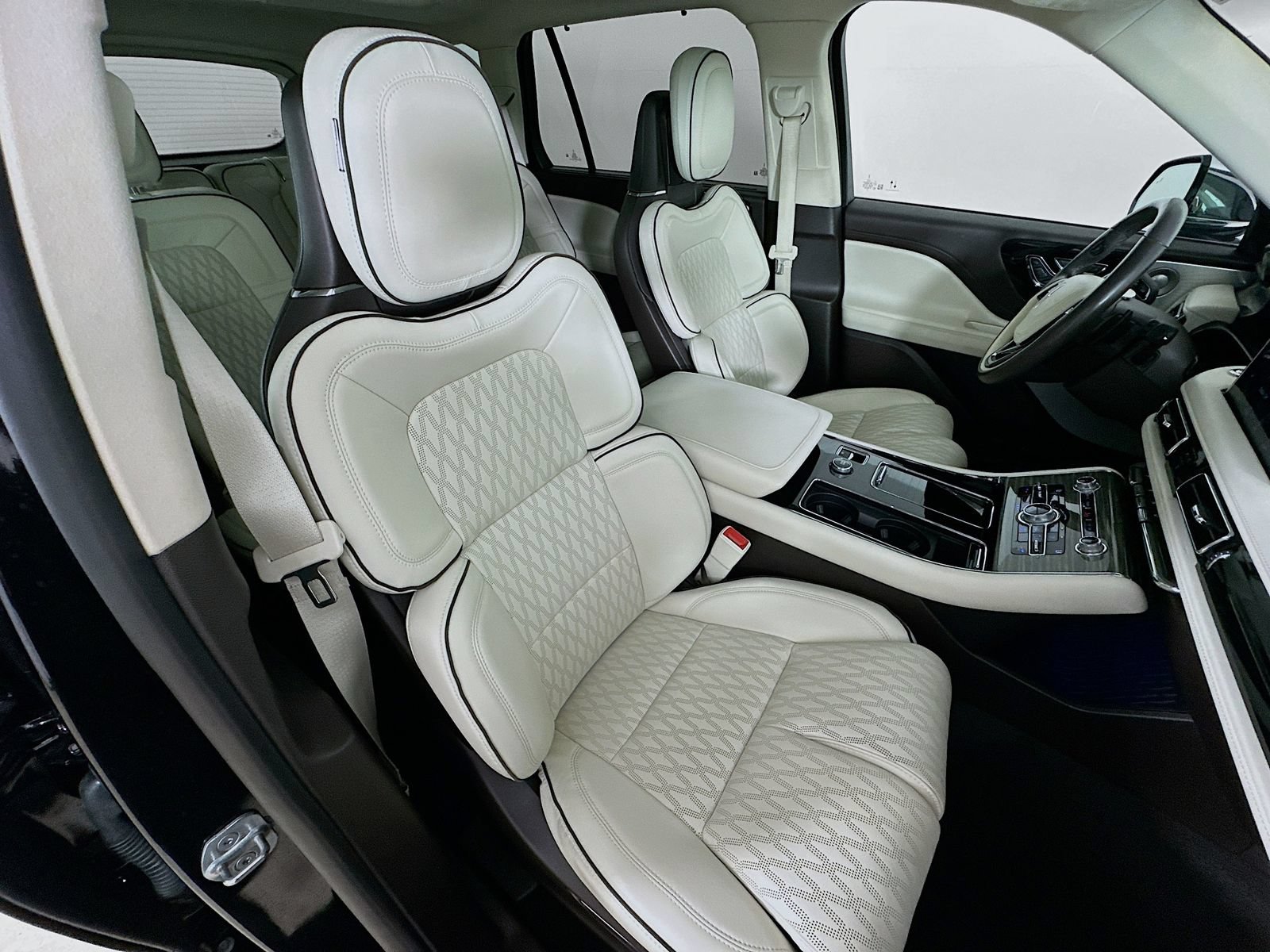 Used 2020 Lincoln Aviator Black Label Grand Touring w/ Class IV Trailer Tow Package AWD/4WD image 45