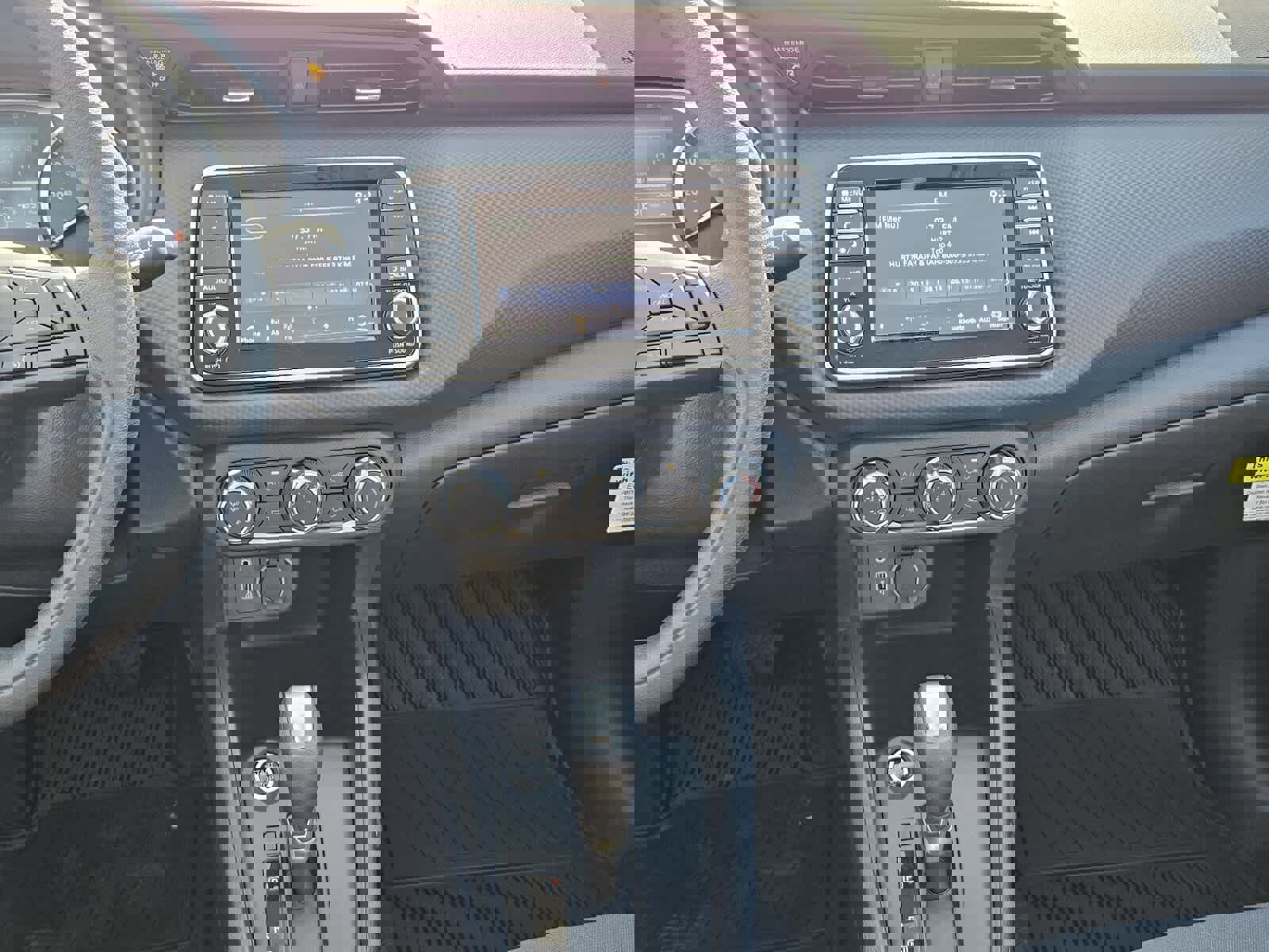 New 2025 Nissan Kicks Play S image 8