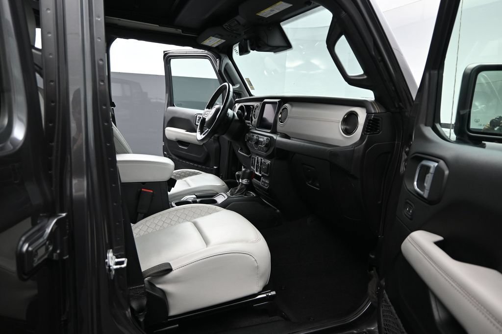 Used 2021 Jeep Wrangler Unlimited Sahara AWD/4WD image 20