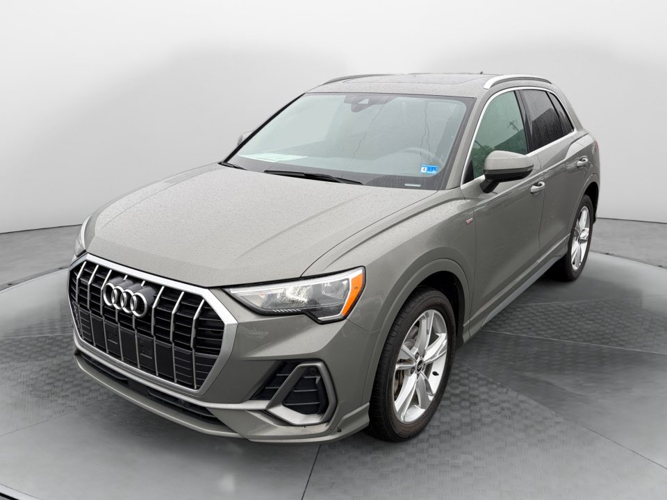 Used 2021 Audi Q3 2.0T Premium w/ Convenience Package AWD/4WD image 3
