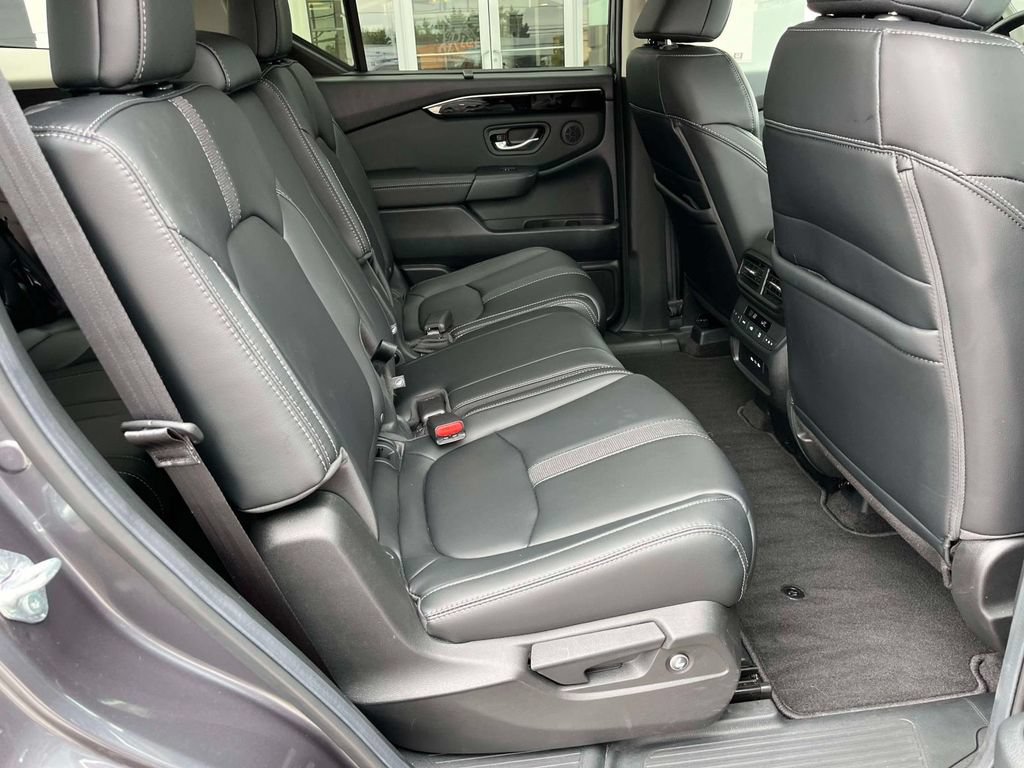 Used 2025 Honda Pilot Touring image 20