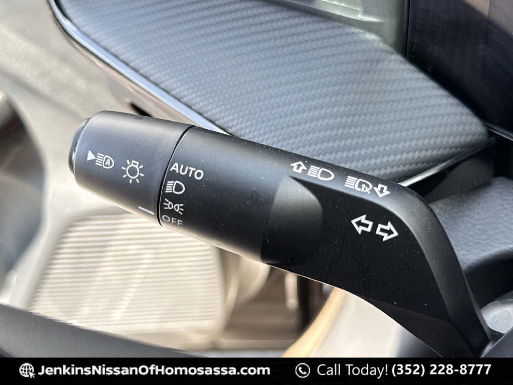 New 2026 Nissan Kicks SR w/ SR Premium Package FWD image 36