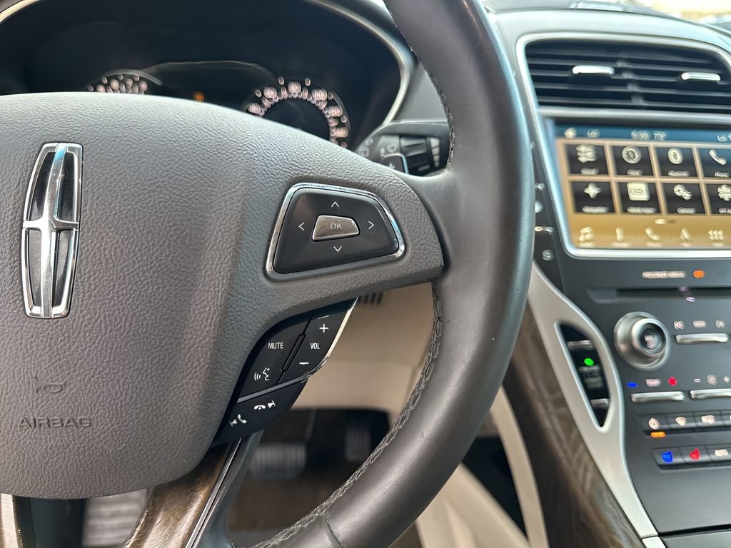 Used 2016 Lincoln MKX Reserve w/ Technology Package image 29