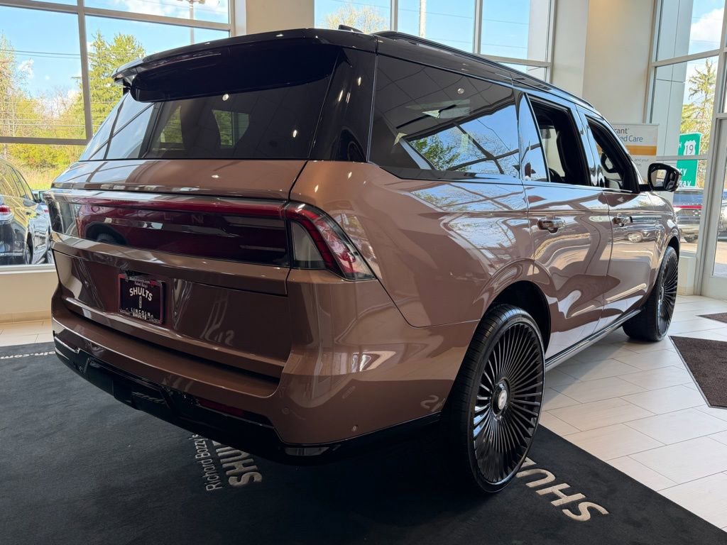 New 2025 Lincoln Navigator Black Label AWD/4WD image 5