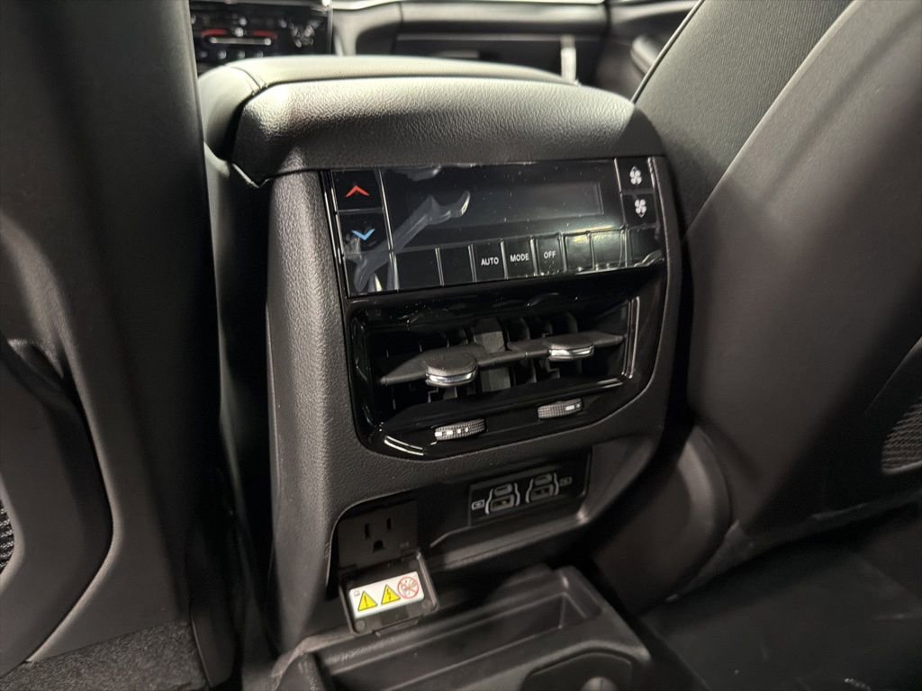 New 2025 Jeep Grand Cherokee L Altitude image 14