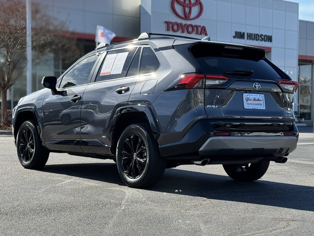 Used 2023 Toyota RAV4 SE image 9