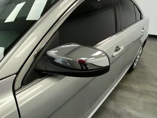 Used 2019 Ford Taurus Limited FWD image 12