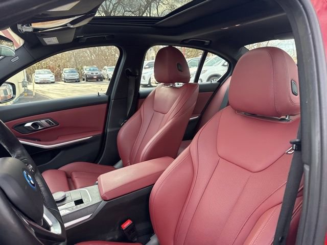 Used 2022 BMW 330e xDrive w/ Premium Package image 10