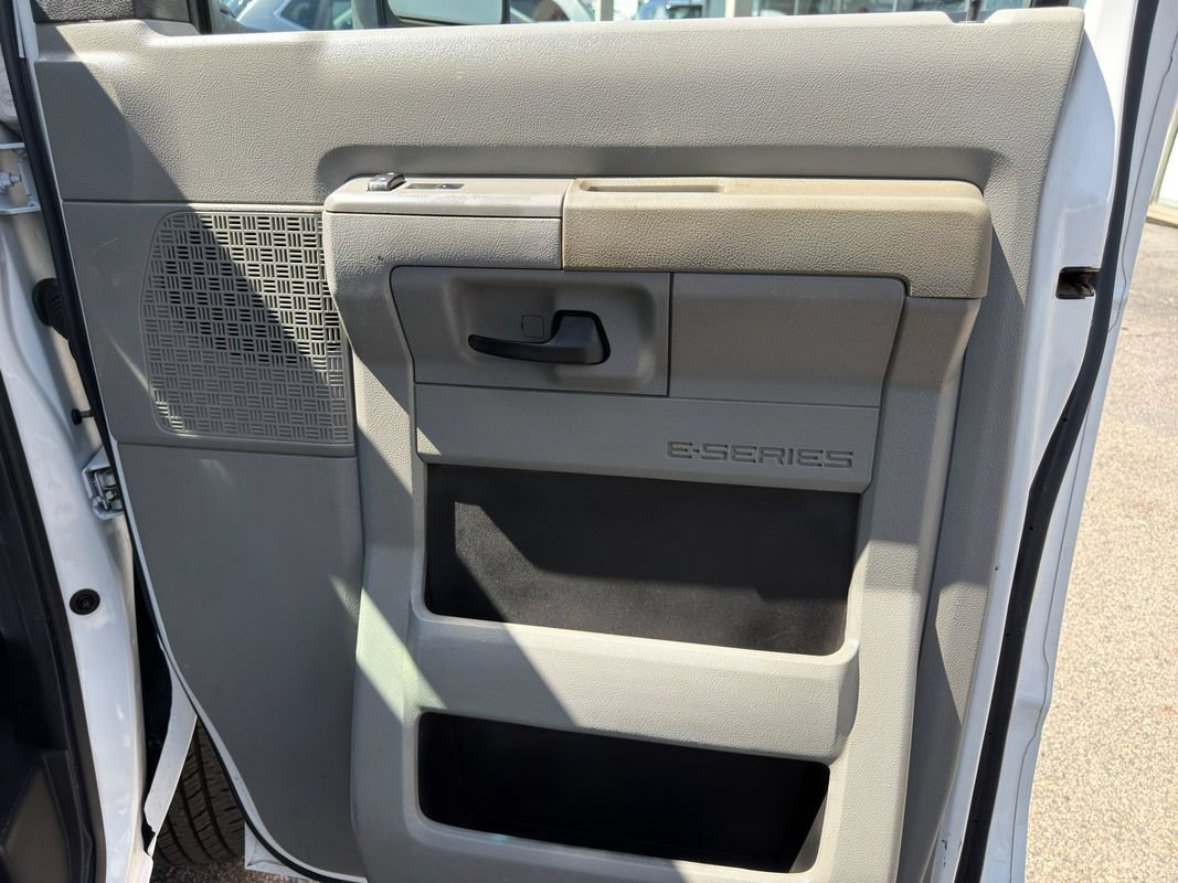 Used 2024 Ford E-450 and Econoline 450 Super Duty w/ Power Windows & Locks Group RWD image 24