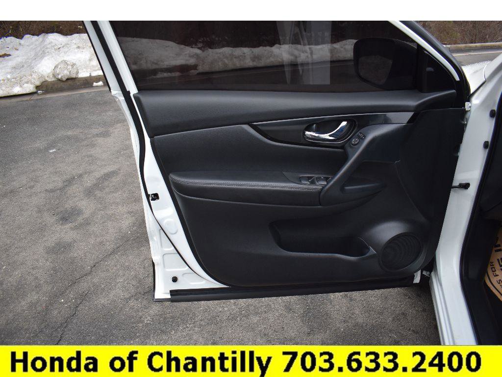 Used 2021 Nissan Rogue Sport SV image 19