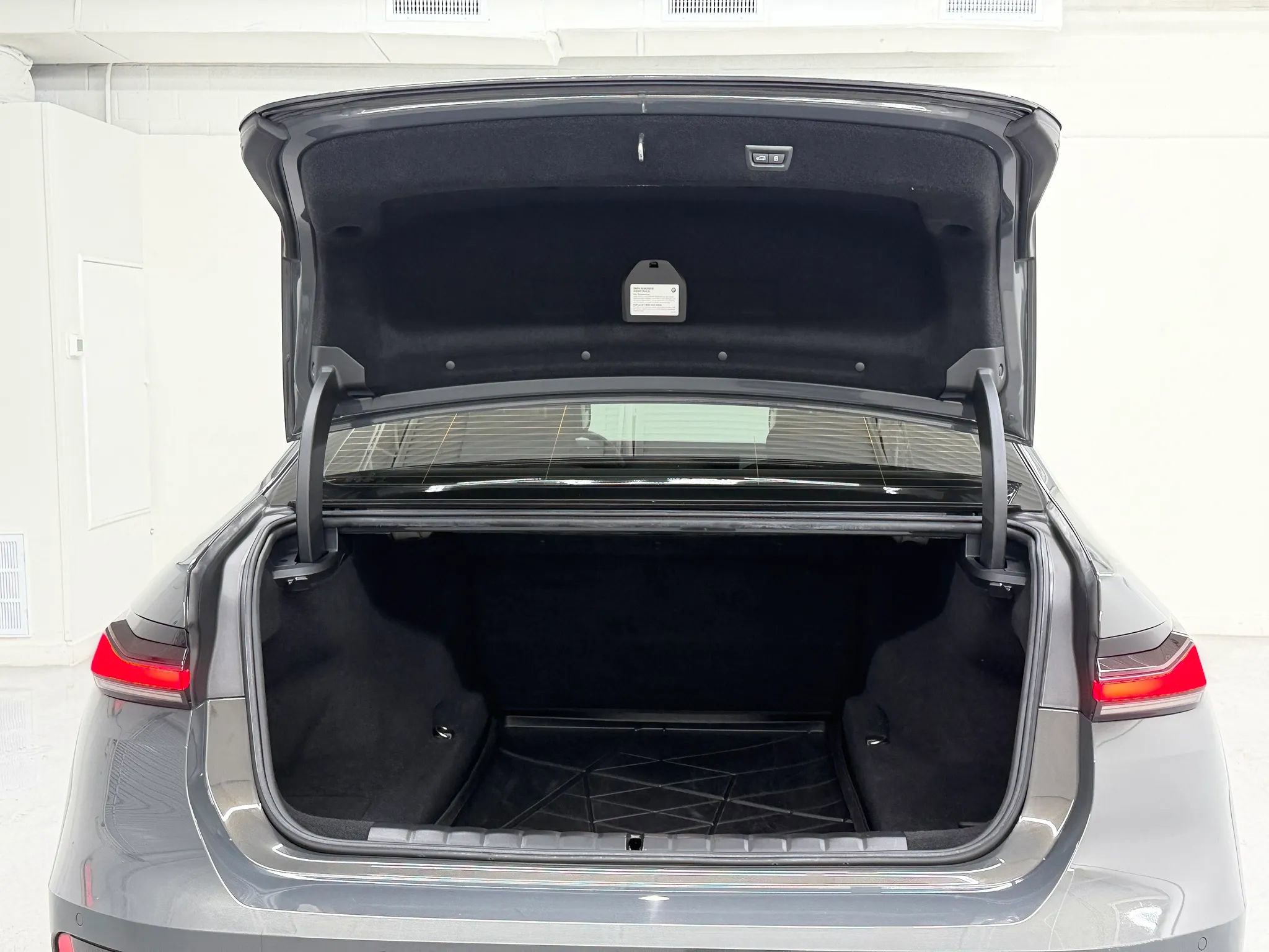 Used 2024 BMW 760i xDrive AWD/4WD image 44