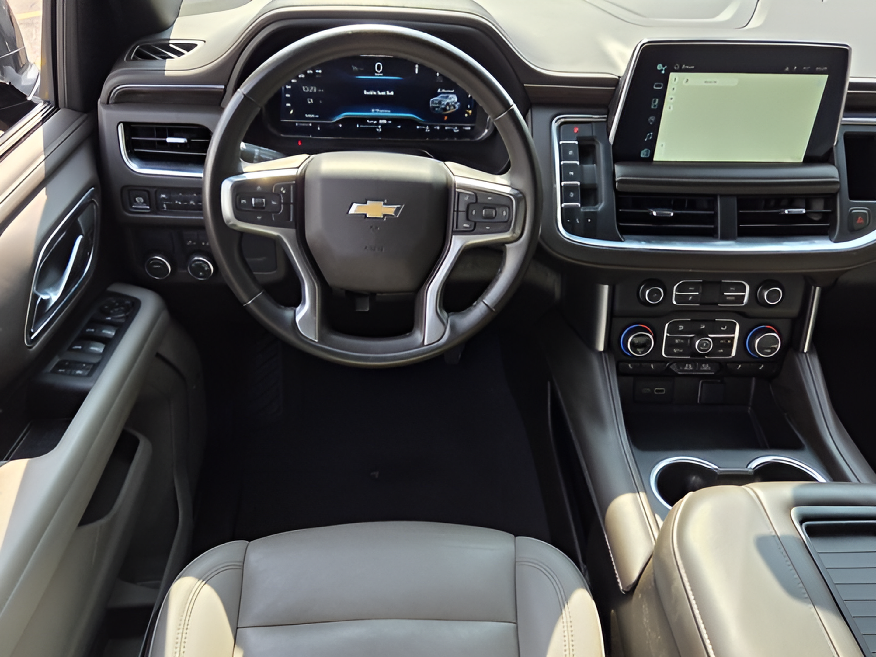 Certified 2024 Chevrolet Suburban LT RWD image 11