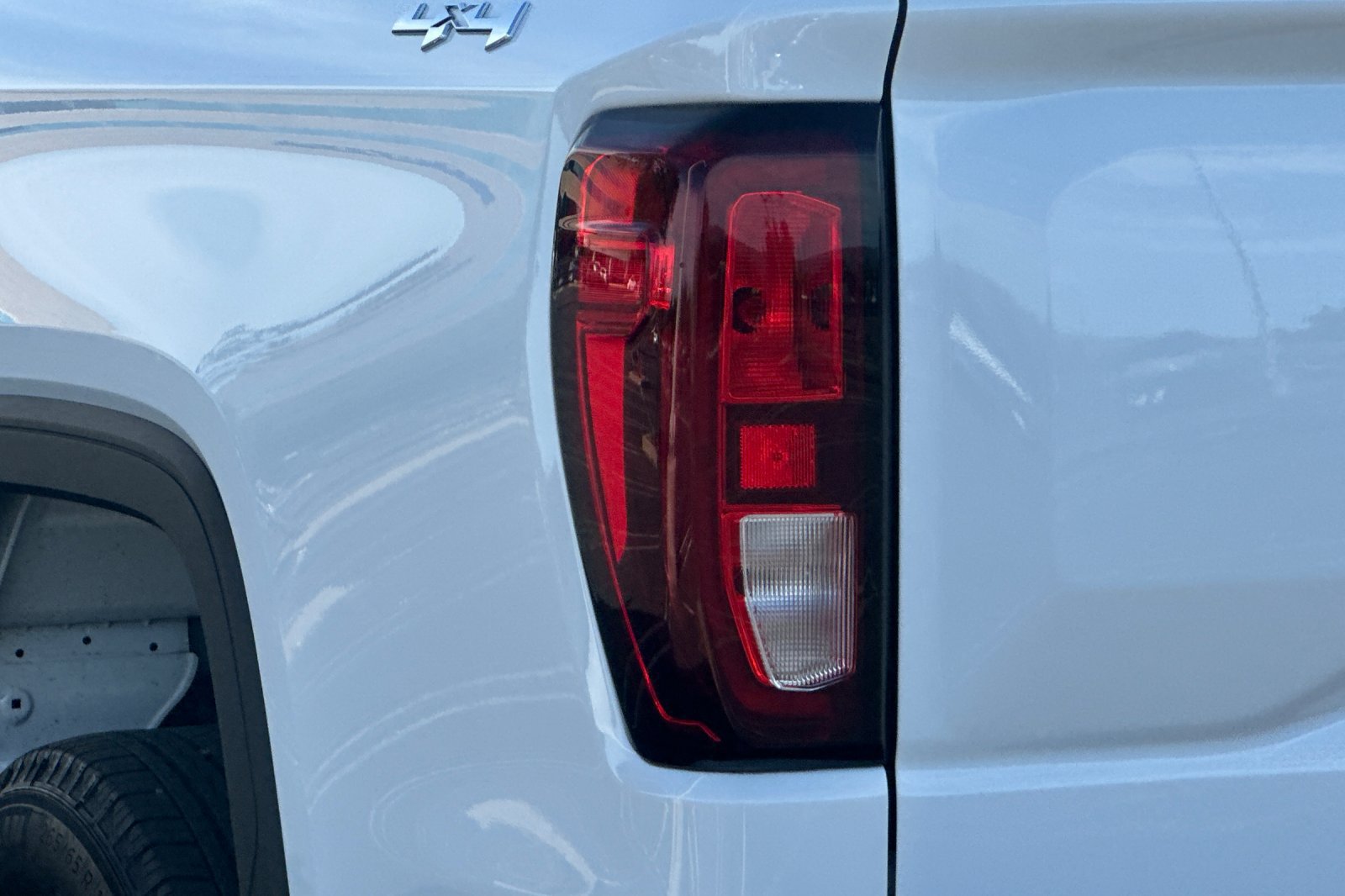 Used 2024 GMC Sierra 1500 SLE AWD/4WD image 45