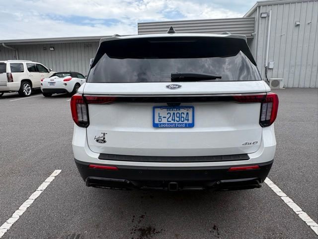 New 2026 Ford Explorer ST-Line w/ ST-Line Street Pack AWD/4WD image 4