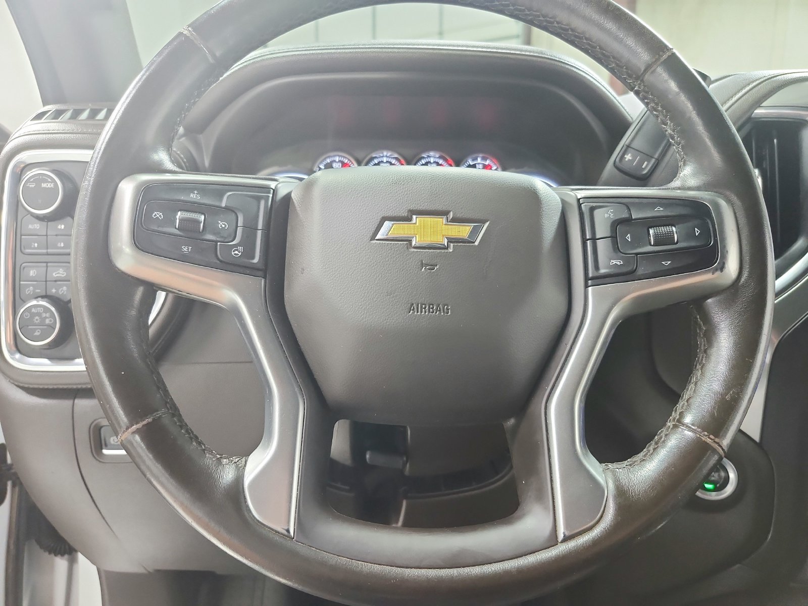 Used 2023 Chevrolet Silverado 3500 LTZ w/ LTZ Convenience Package AWD/4WD image 35