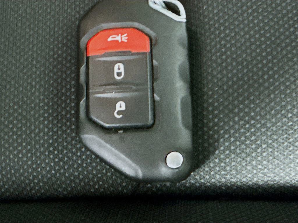 Used 2020 Jeep Wrangler Unlimited Sport S AWD/4WD image 35