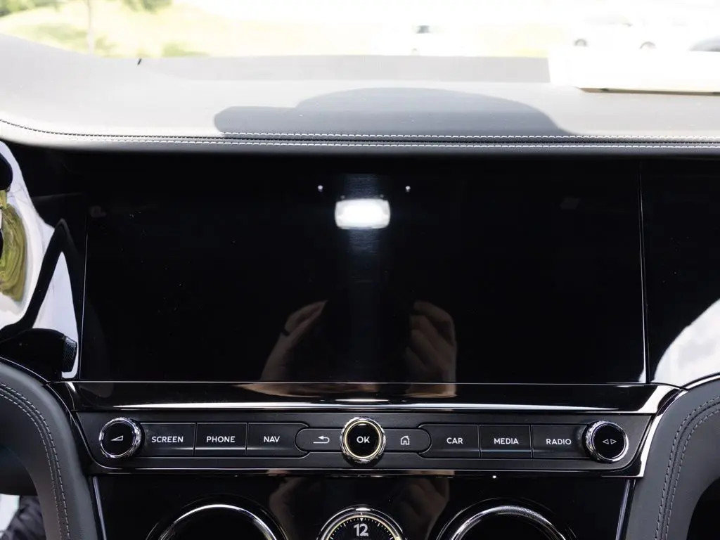 Certified 2025 Bentley Continental GTC AWD/4WD image 40