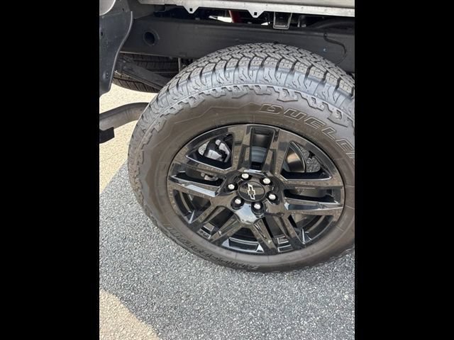 Used 2026 Chevrolet Silverado 1500 Custom Trail Boss AWD/4WD image 24