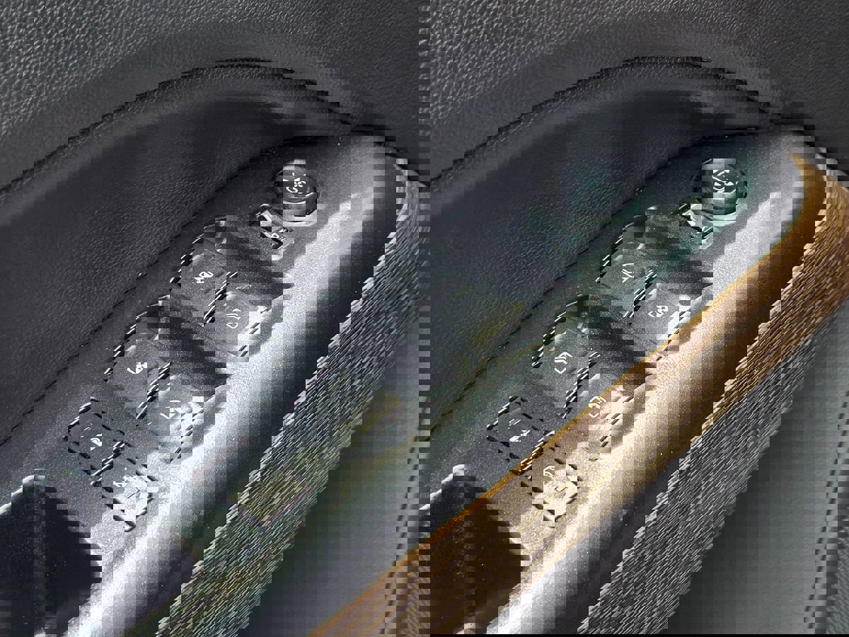 Used 2017 GMC Canyon Denali image 23